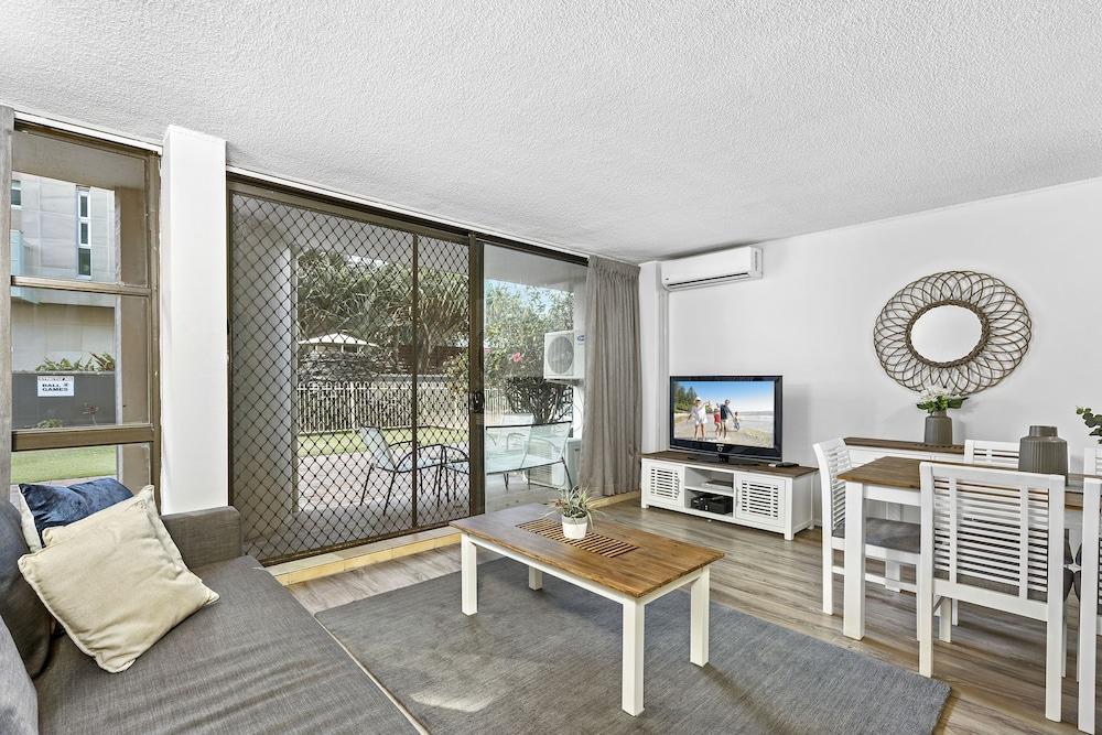 President Holiday Apartments - Absolute Beachfront Gold Coast Exterior photo