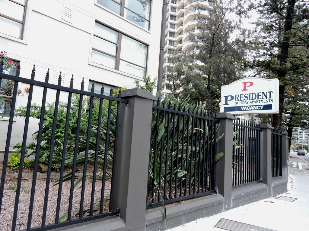 President Holiday Apartments - Absolute Beachfront Gold Coast Exterior photo