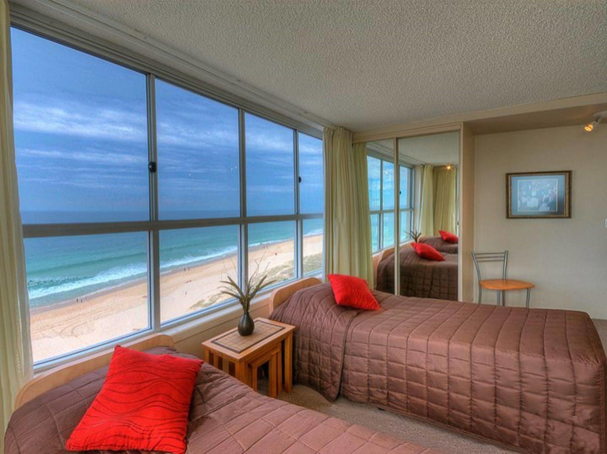 President Holiday Apartments - Absolute Beachfront Gold Coast Exterior photo