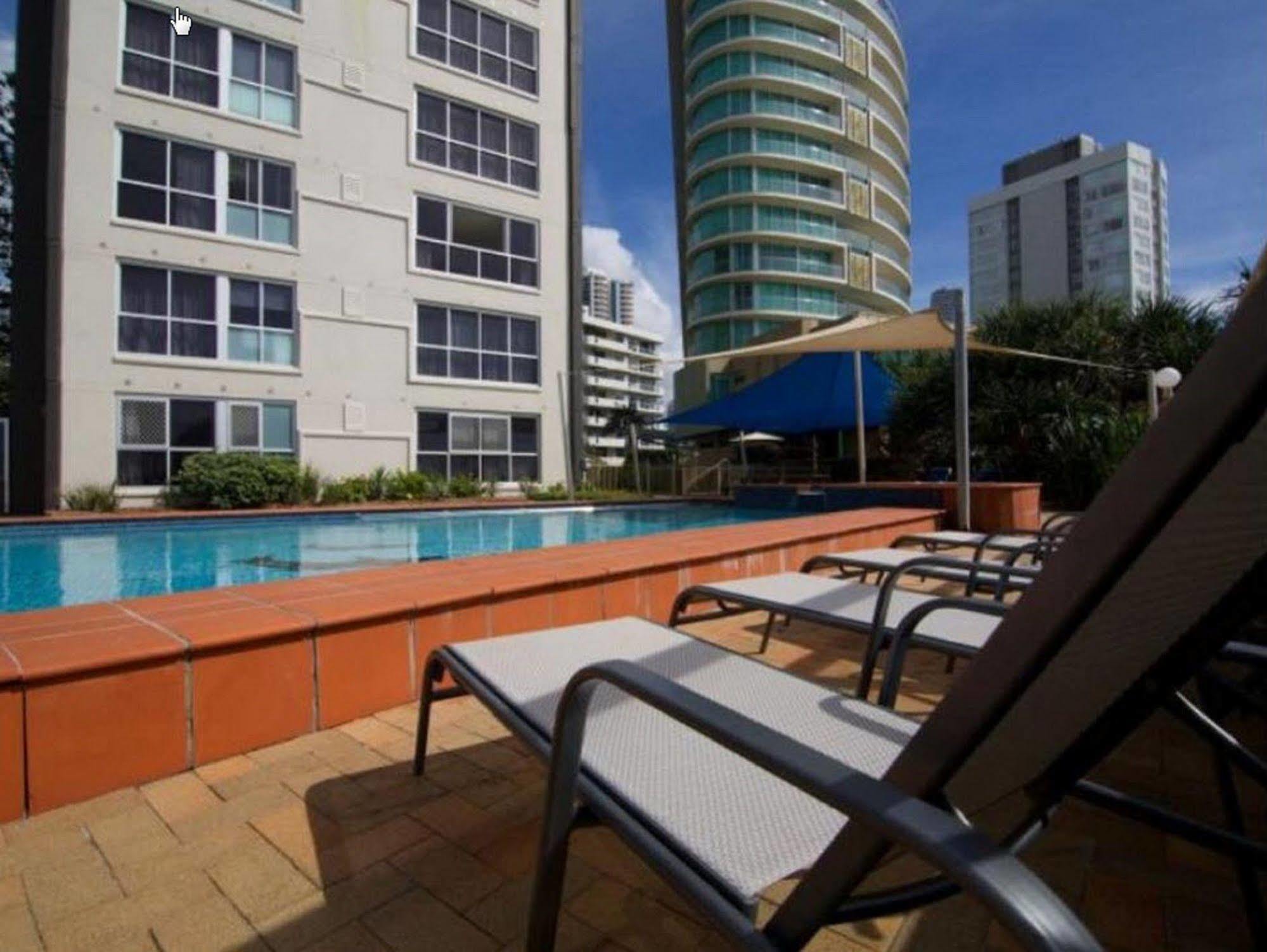 President Holiday Apartments - Absolute Beachfront Gold Coast Exterior photo